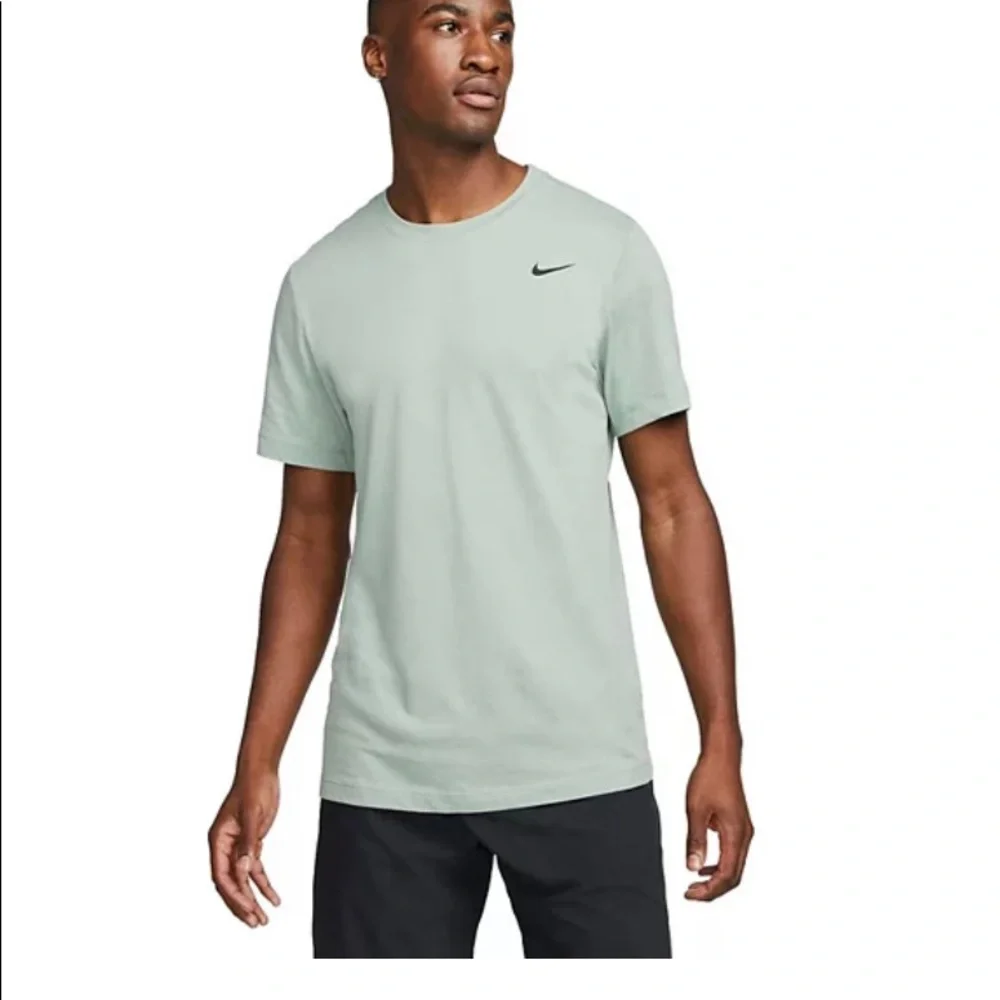 Nike dri fit tee - Picture 1 of 4